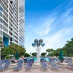 Sun-Kissed & Sunshine! Direct Water And City Views